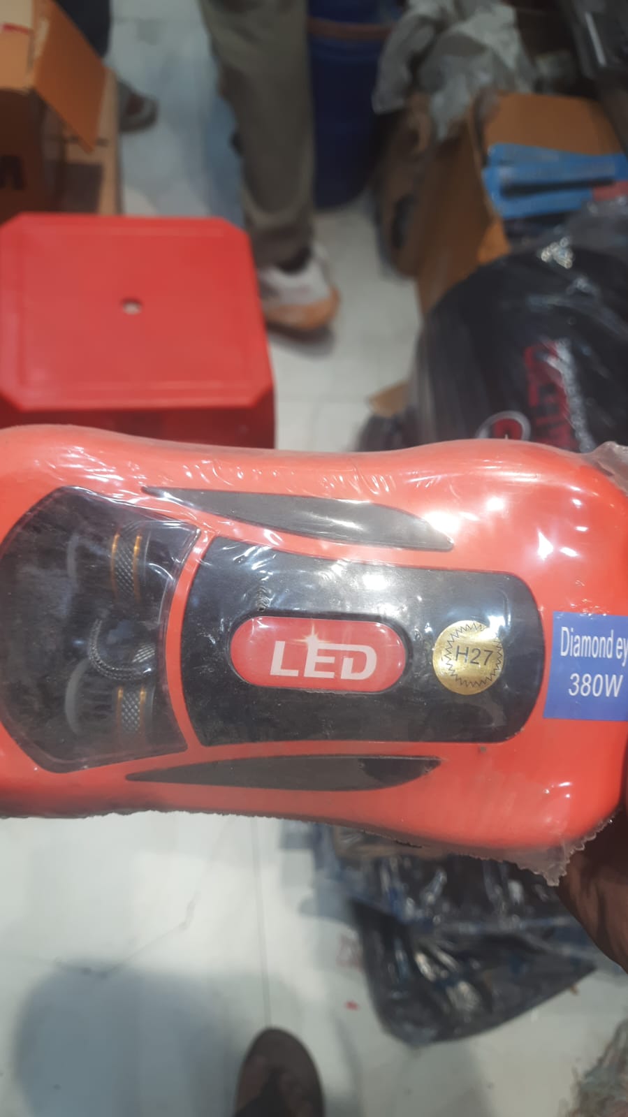 Diamond Rechargeable LED Torch 380W